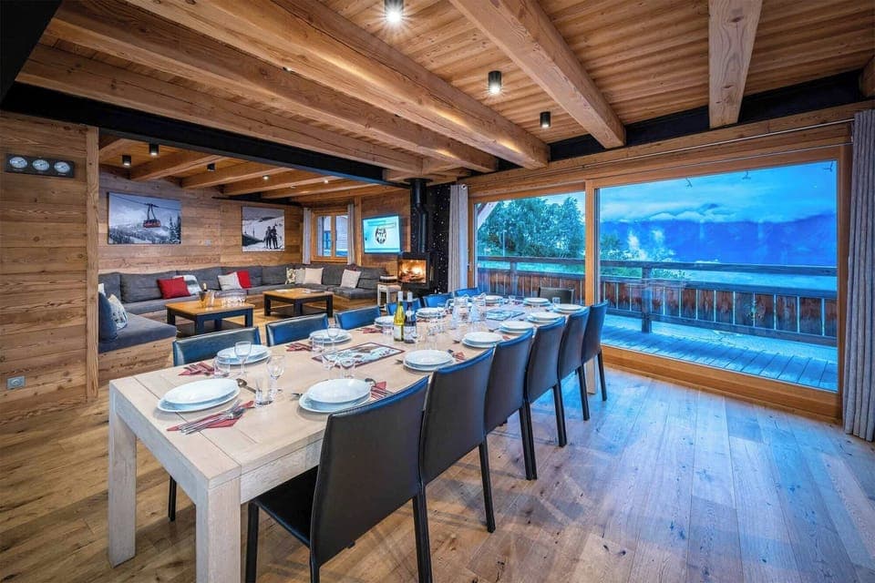 Step out onto our expansive balcony through sliding doors and let your eyes feast on uninterrupted scenic mountain views.