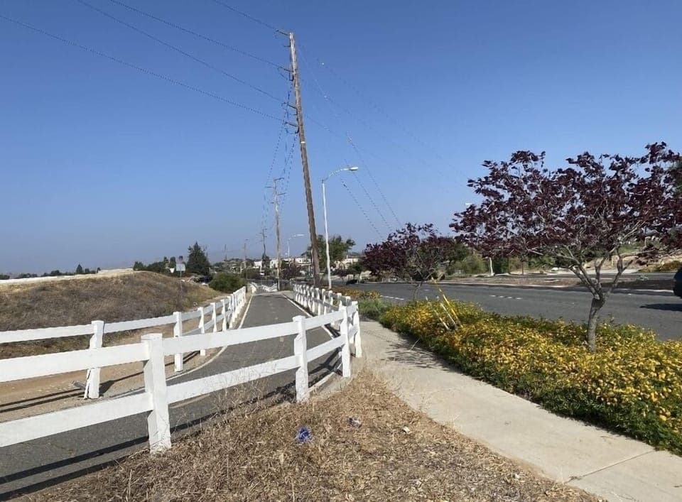 Nearby walking trails