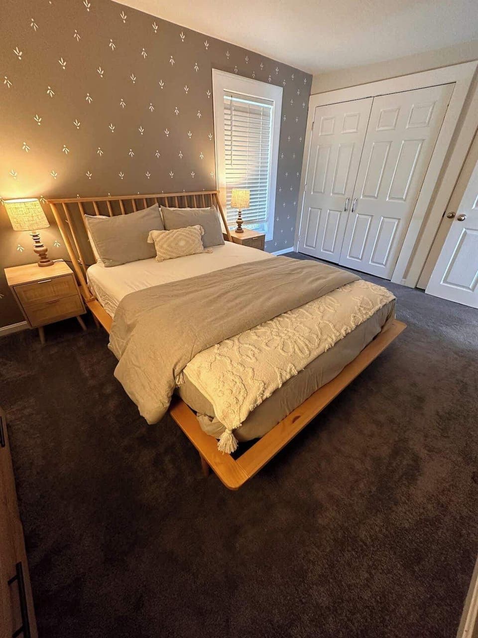 Comfy and cozy queen size bed!