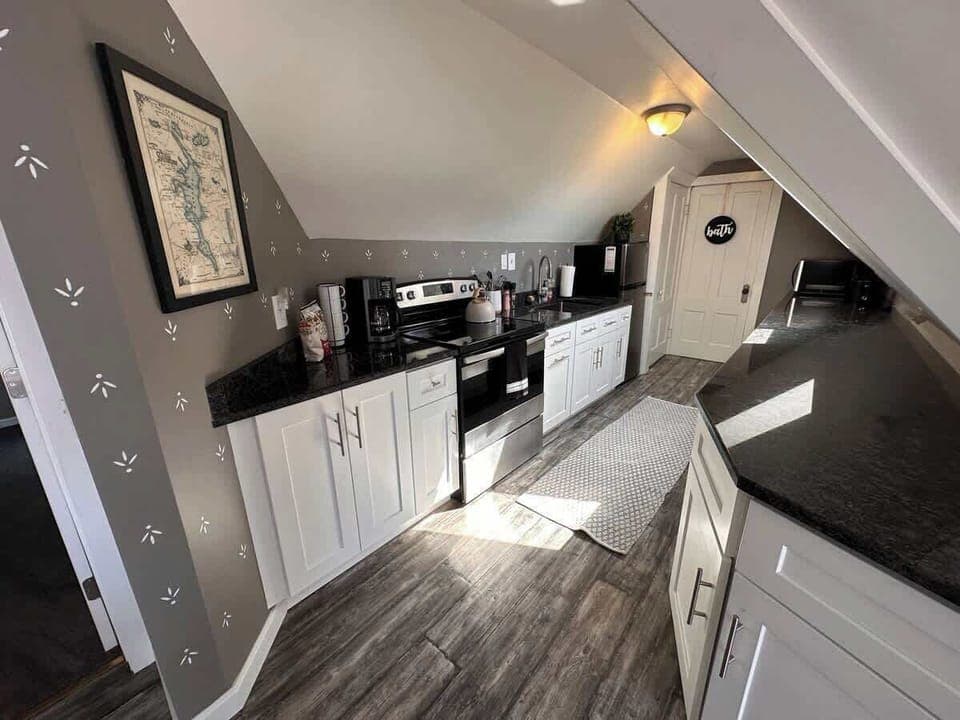 Full kitchen with coffee station