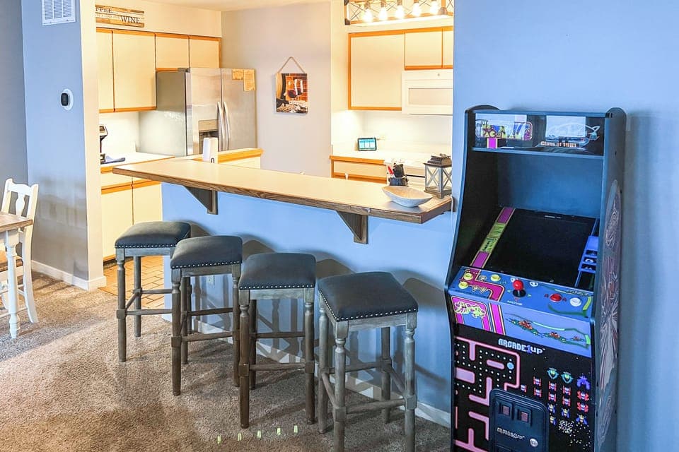 Breakfast Bar | Arcade Console