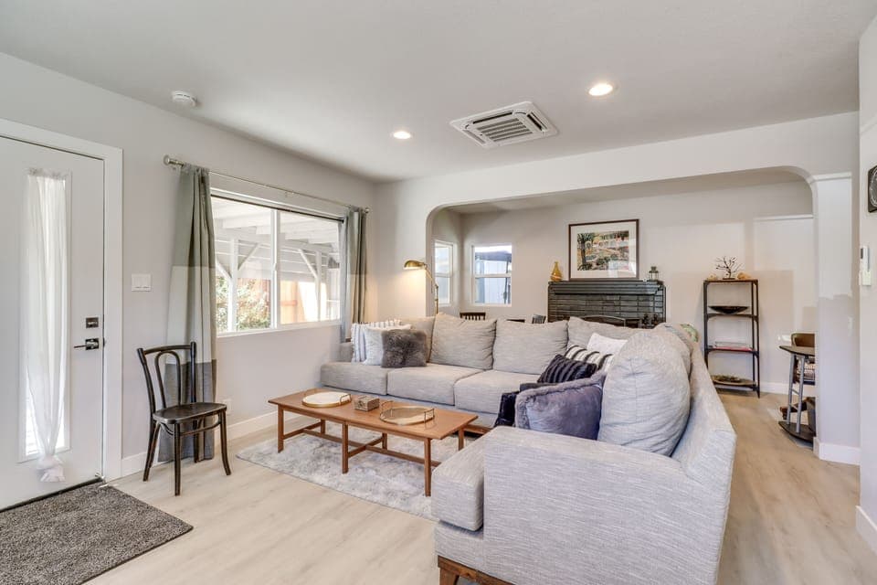 Reno Vacation Rental | 2BR | 1BA | 888 Sq Ft | Small Step Required to Enter