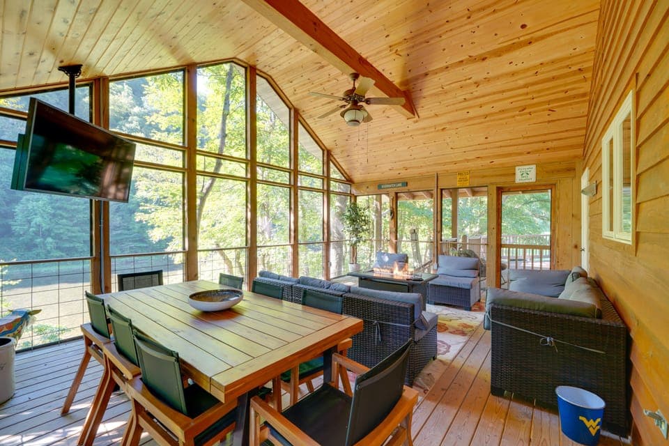 Buckeye Vacation Rental | 4BR | 3BA | 3,000 Sq Ft | Stairs Required