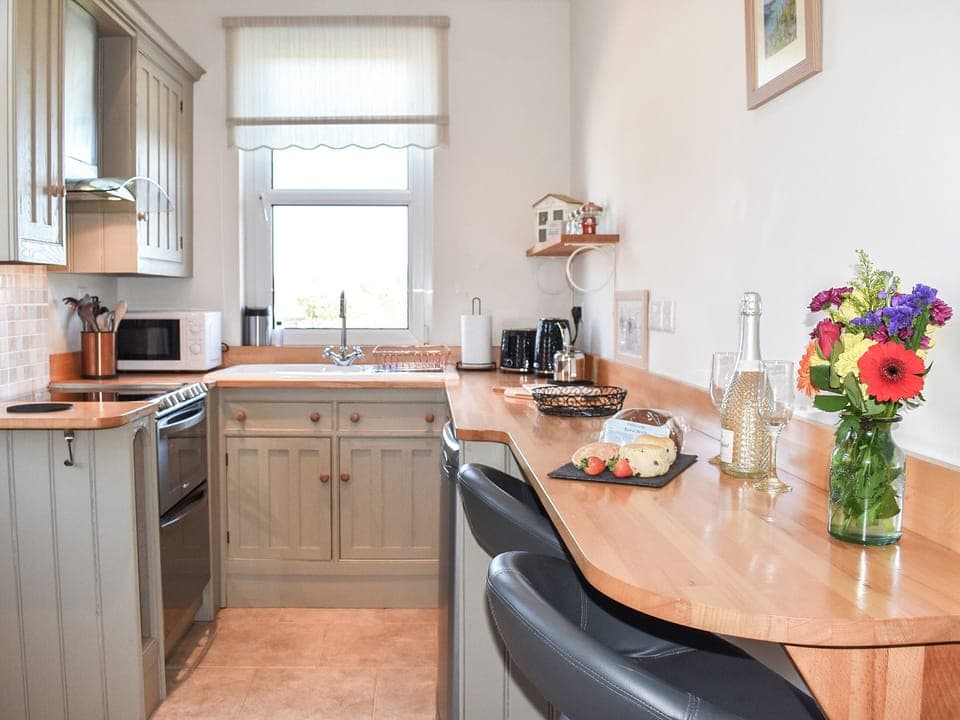 Kitchen/diner | Cartws Blaenparc Coach House - Blaenparc, Dihewyd<br />, near Aberaeron