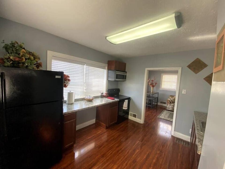Kitchen (2)