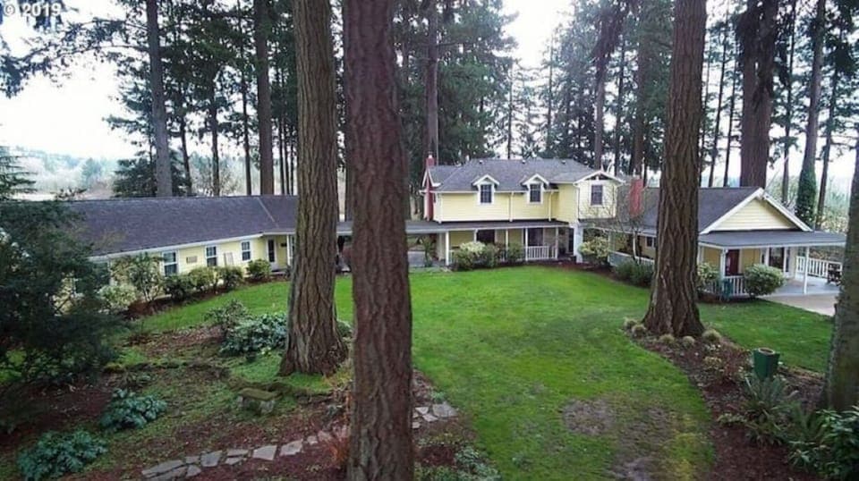 Main house is on the right and guest house is on the left.