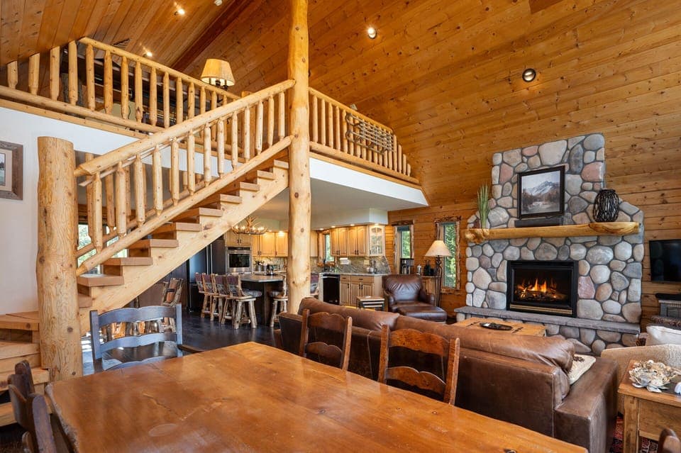 Dining & Living Area