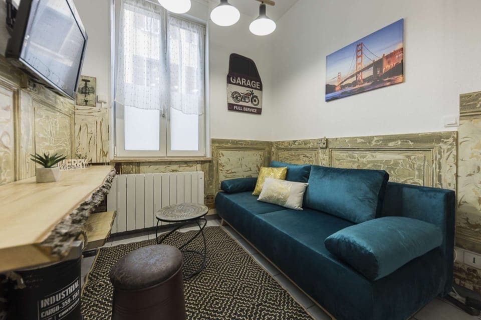 Living room: sofa bed 140x190 + TV