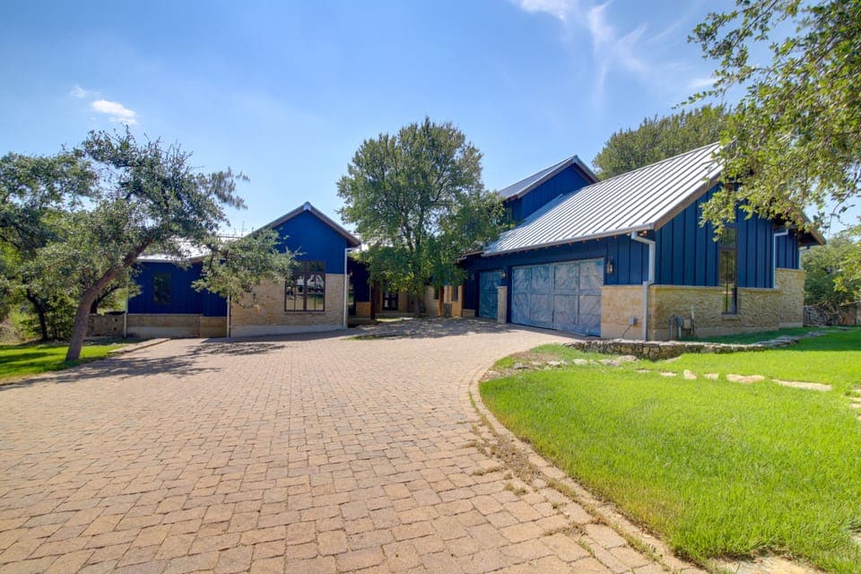 Austin Vacation Rental | 6BR | 4 Full BA | 2 Half BA | 2 Steps to Enter