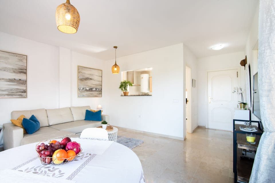 Living room/ Dinning table