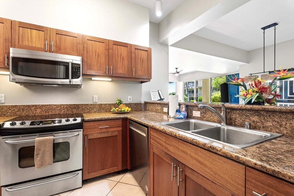 Fully Equipped Kitchen: Prepare your favorite meals with ease