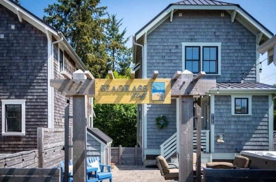 Welcome to Seagrass Bluff
