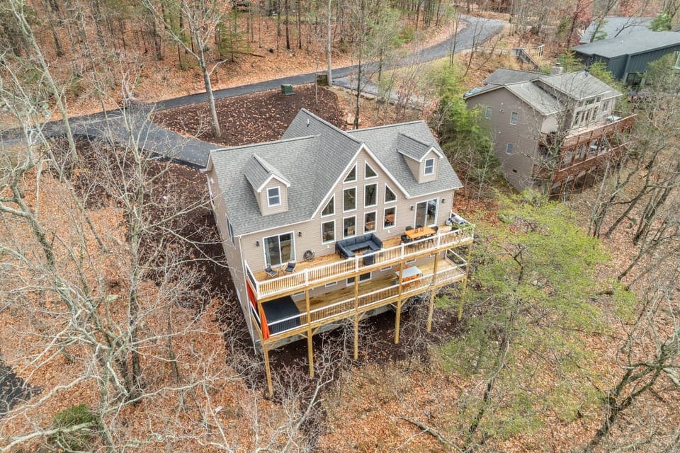 Welcome to Mountain Therapy. Where the mountain & this luxurious home becomes your therapy!
