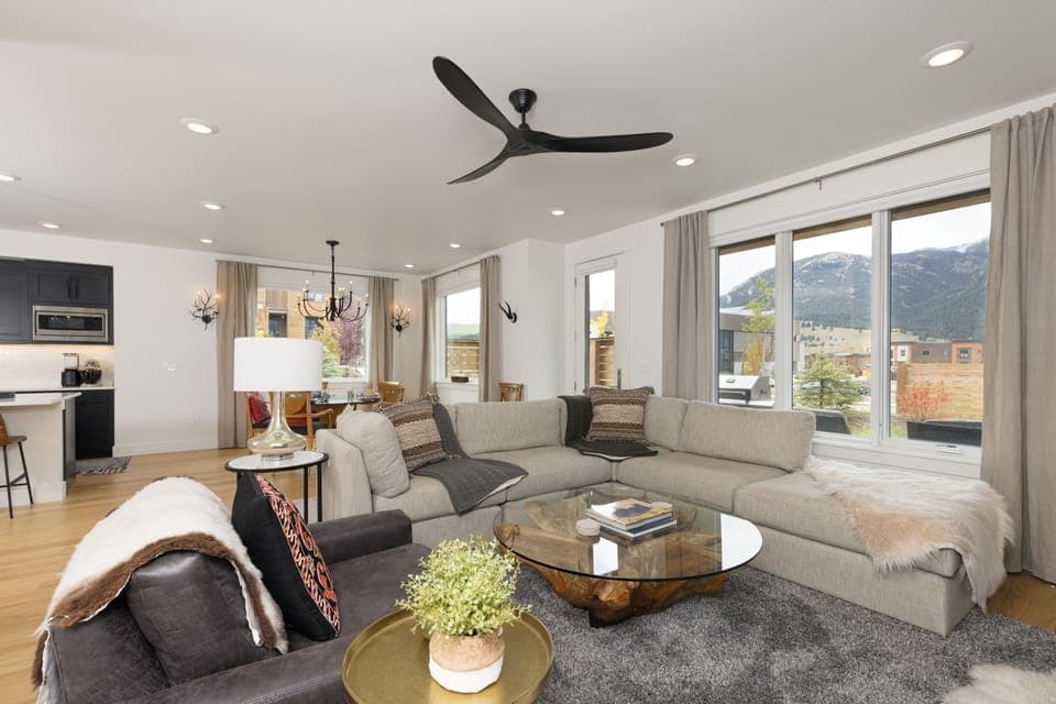 Spacious Seating to Enjoy the Views | Main Level