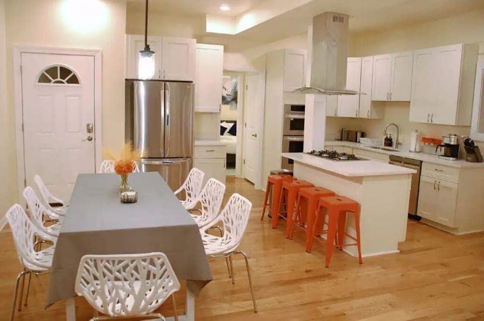 9. Kitchen and dining area