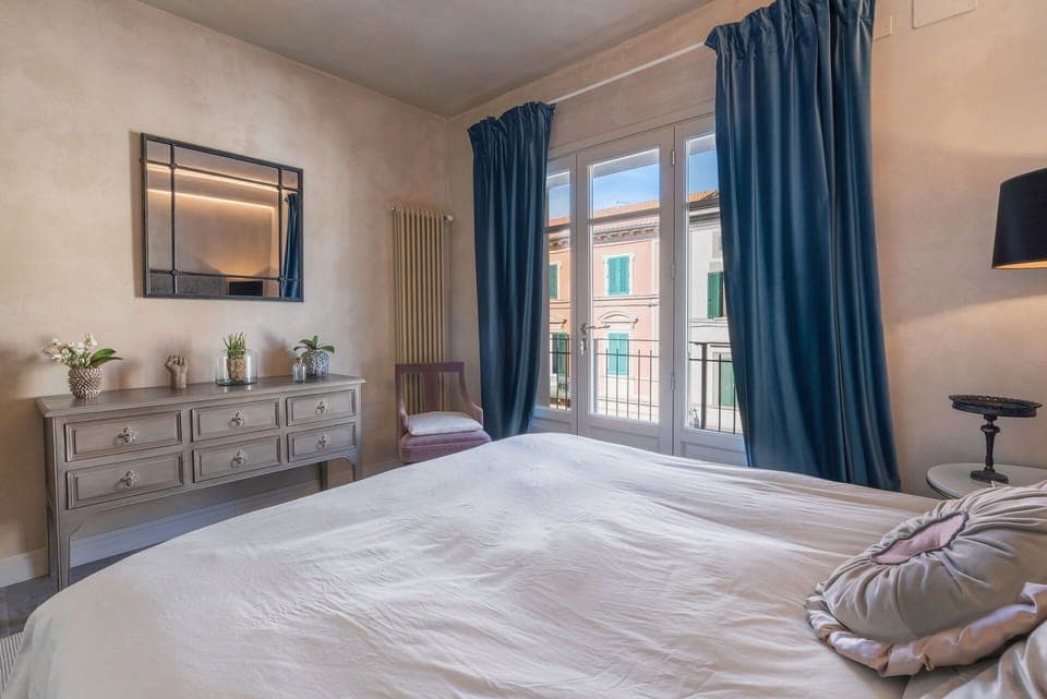 Autumn, Bedroom, Spring, Summer