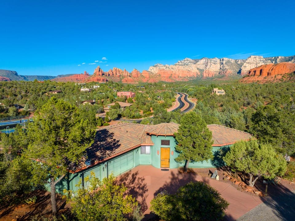 Exterior view of the driveway