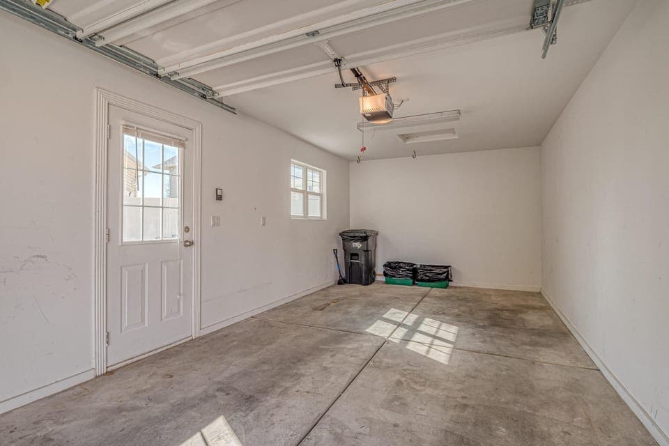 1 Car Garage for parking &amp; bike storage!