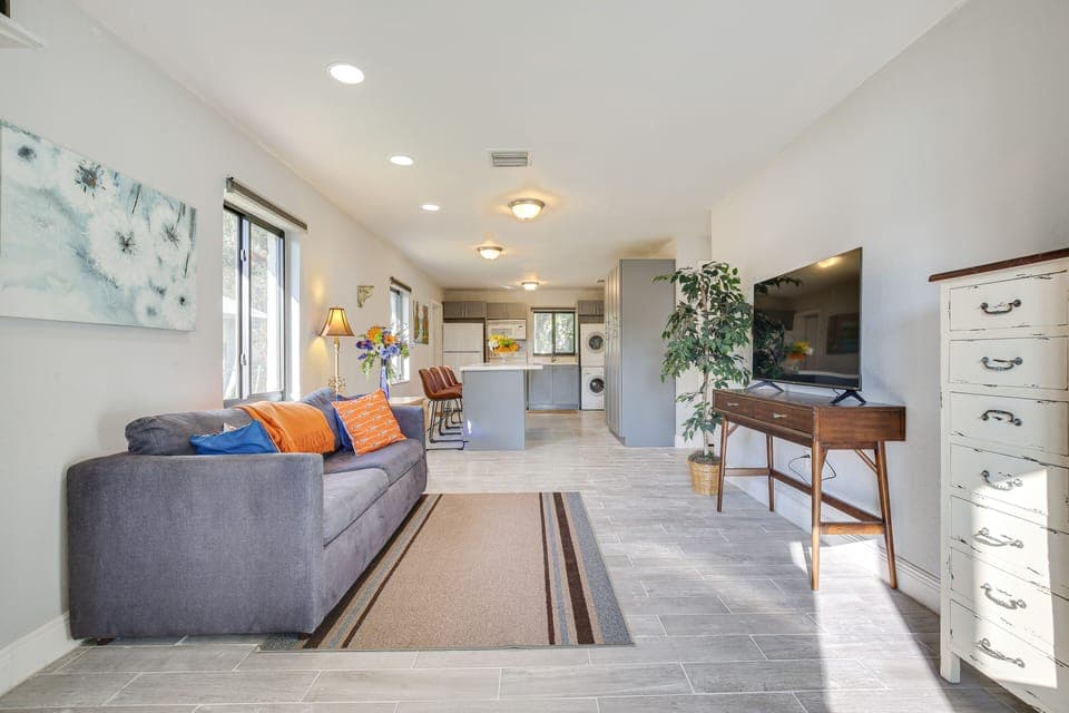 Pompano Beach Vacation Rental | 2BR | 1BA | 1 Exterior Step Required