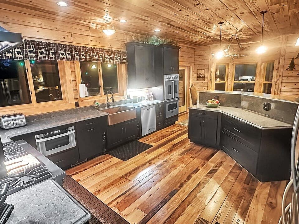 Gourmet Kitchen 2