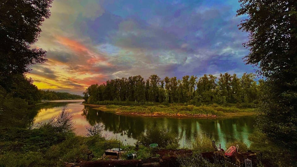 Welcome to Riverfront Cottage