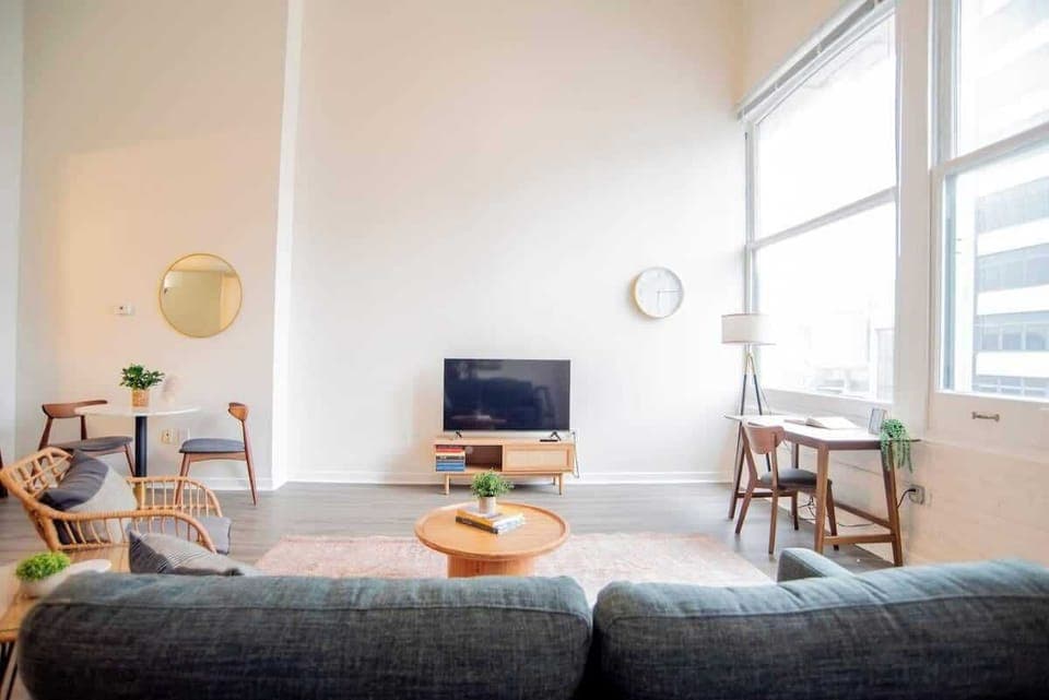 3BR CozySuites The Block |Direct Skybridge Access!