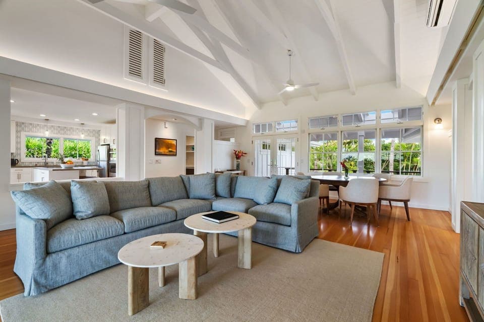 Central living & dining room