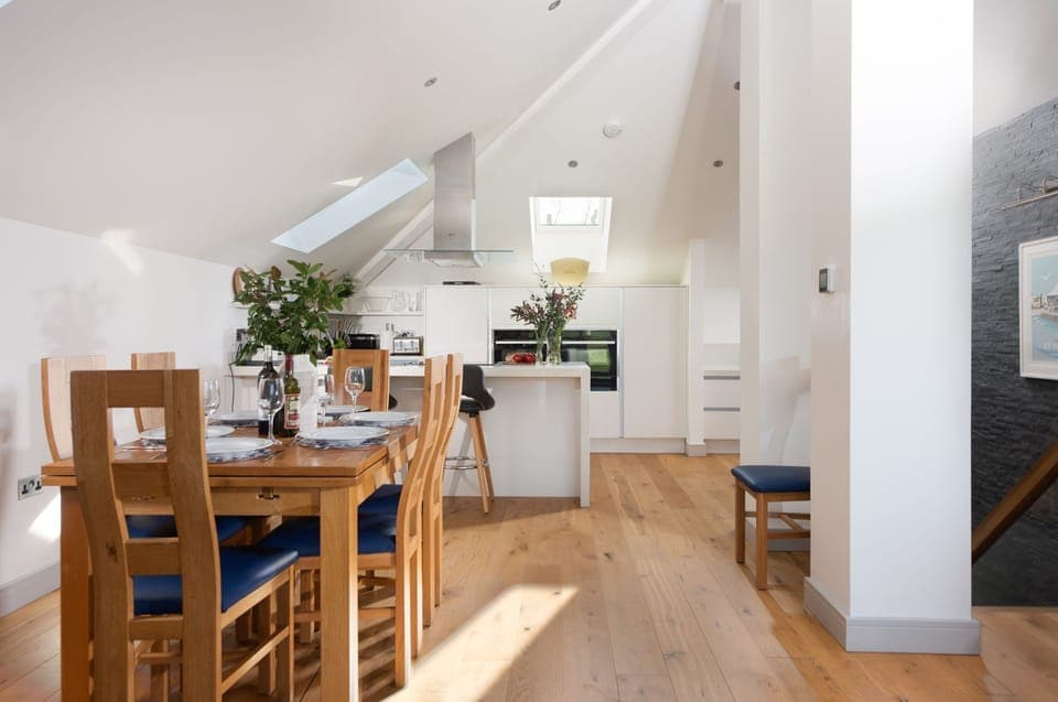 Open planned kitcen/ dining room - St Ia