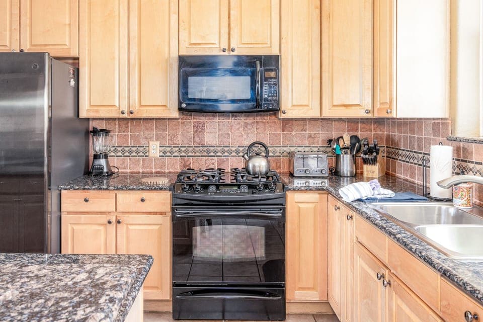 Full Kitchen
