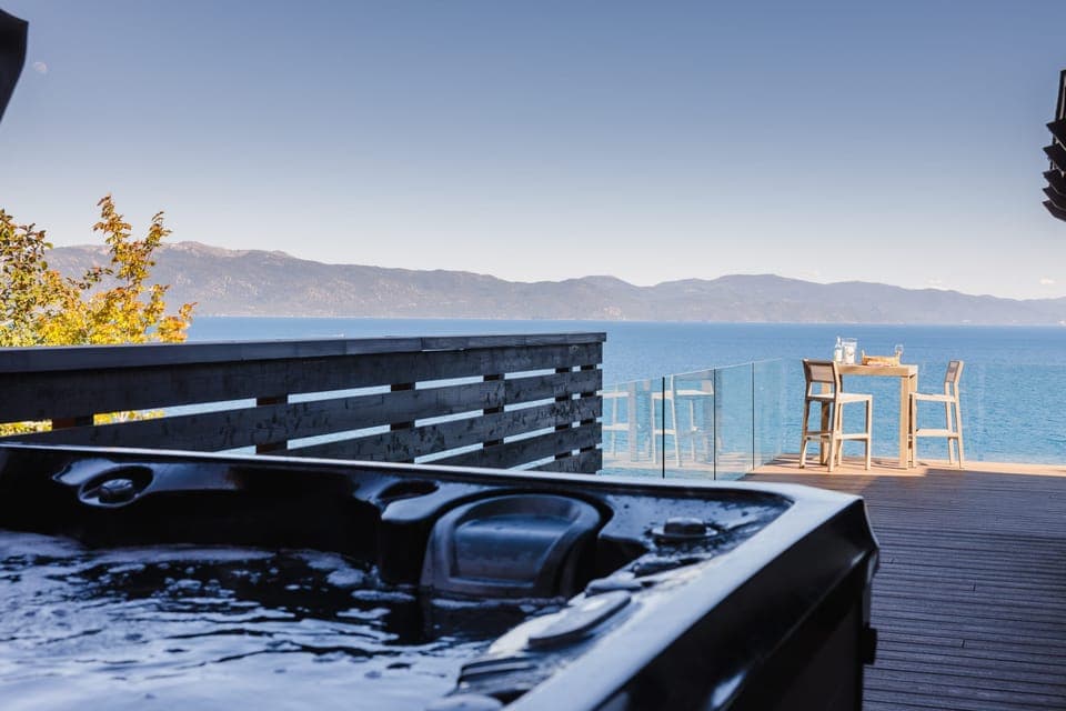 Hot tub - with a view!